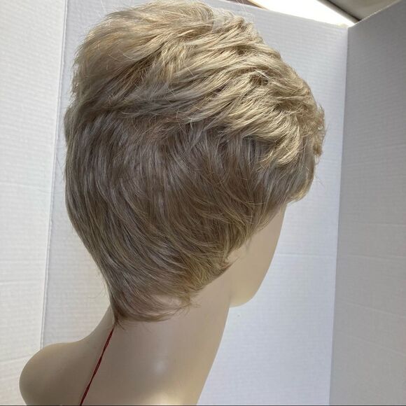 LYDELL,Hivision Collection,Short blonde Synthetic Wig, Style 1733A‎ main image 8